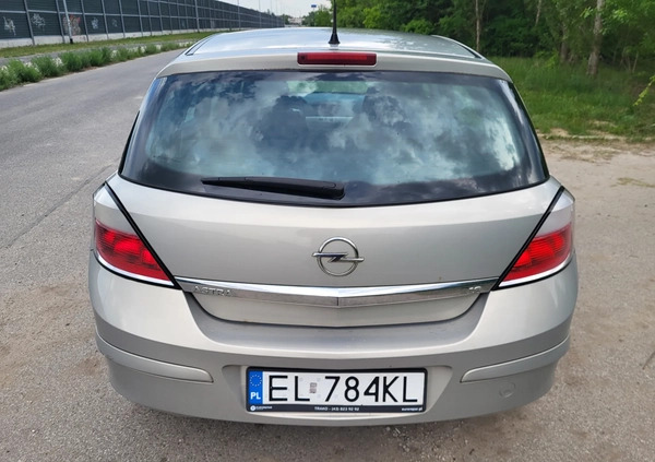 Opel Astra cena 12000 przebieg: 226138, rok produkcji 2007 z Łódź małe 137